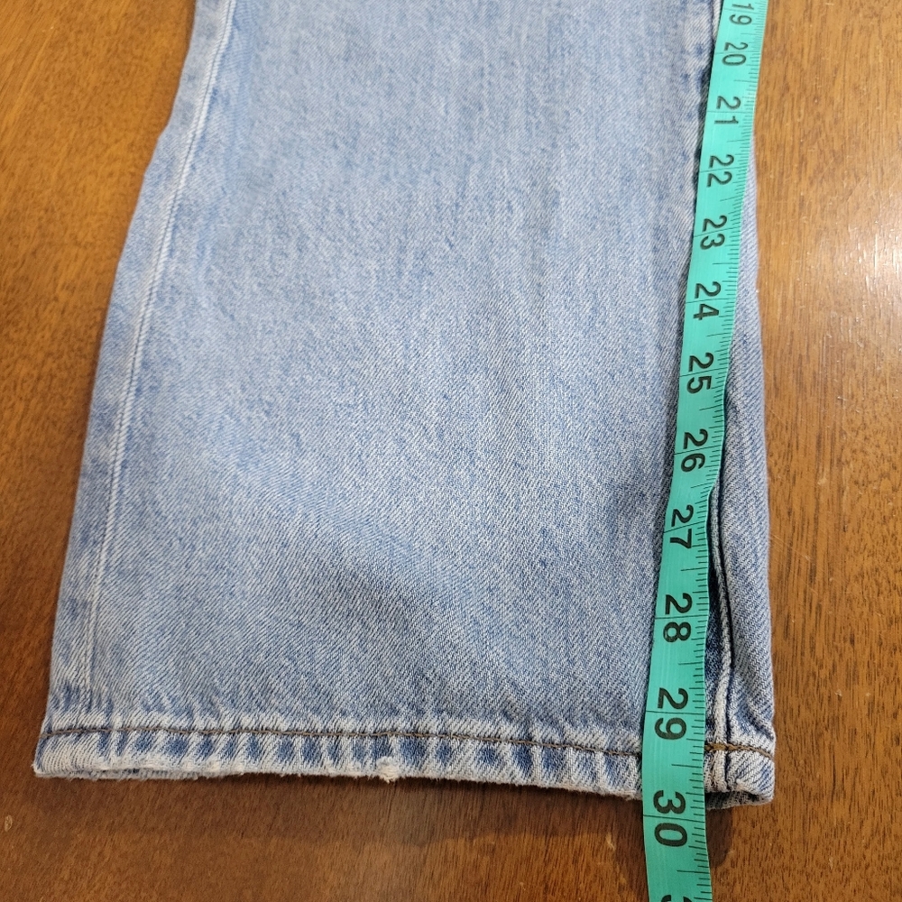 Madewell The Dean Easy Straight Jean in Northridge Wash: Airy Denim Edition - Picture 14 of 14
